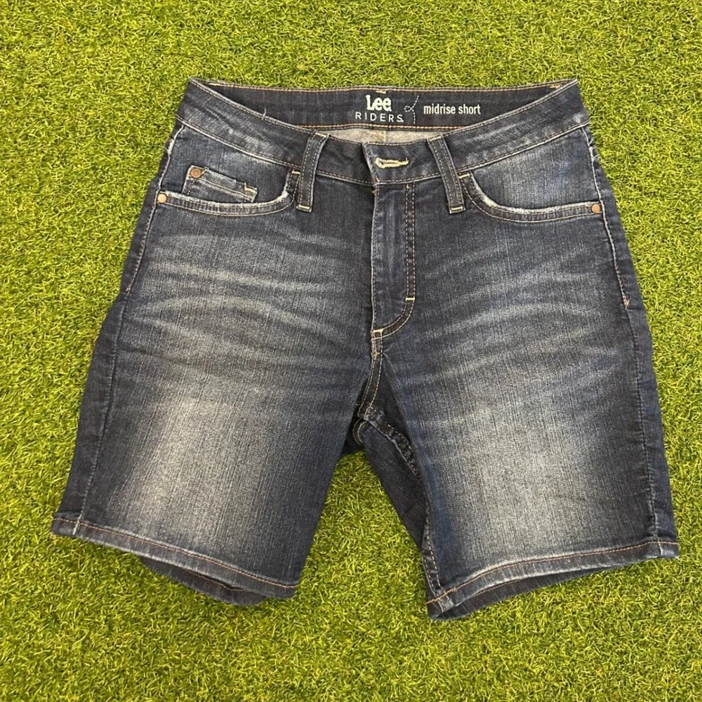 Lee Riders Womens Midrise Denim Shorts Dark Wash Stretch Size 6M 185MEW2